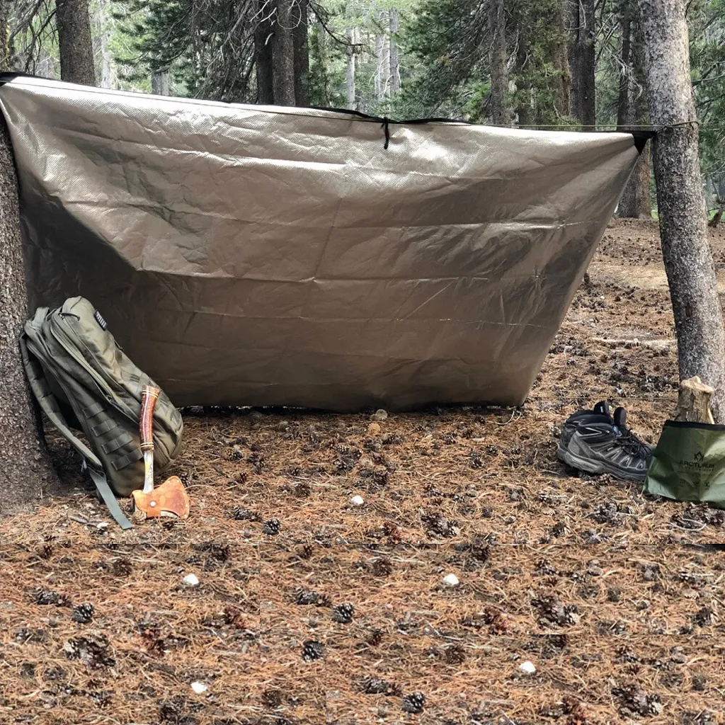 Arcturus Outdoor Survival Blanket 60" x 82" - Red