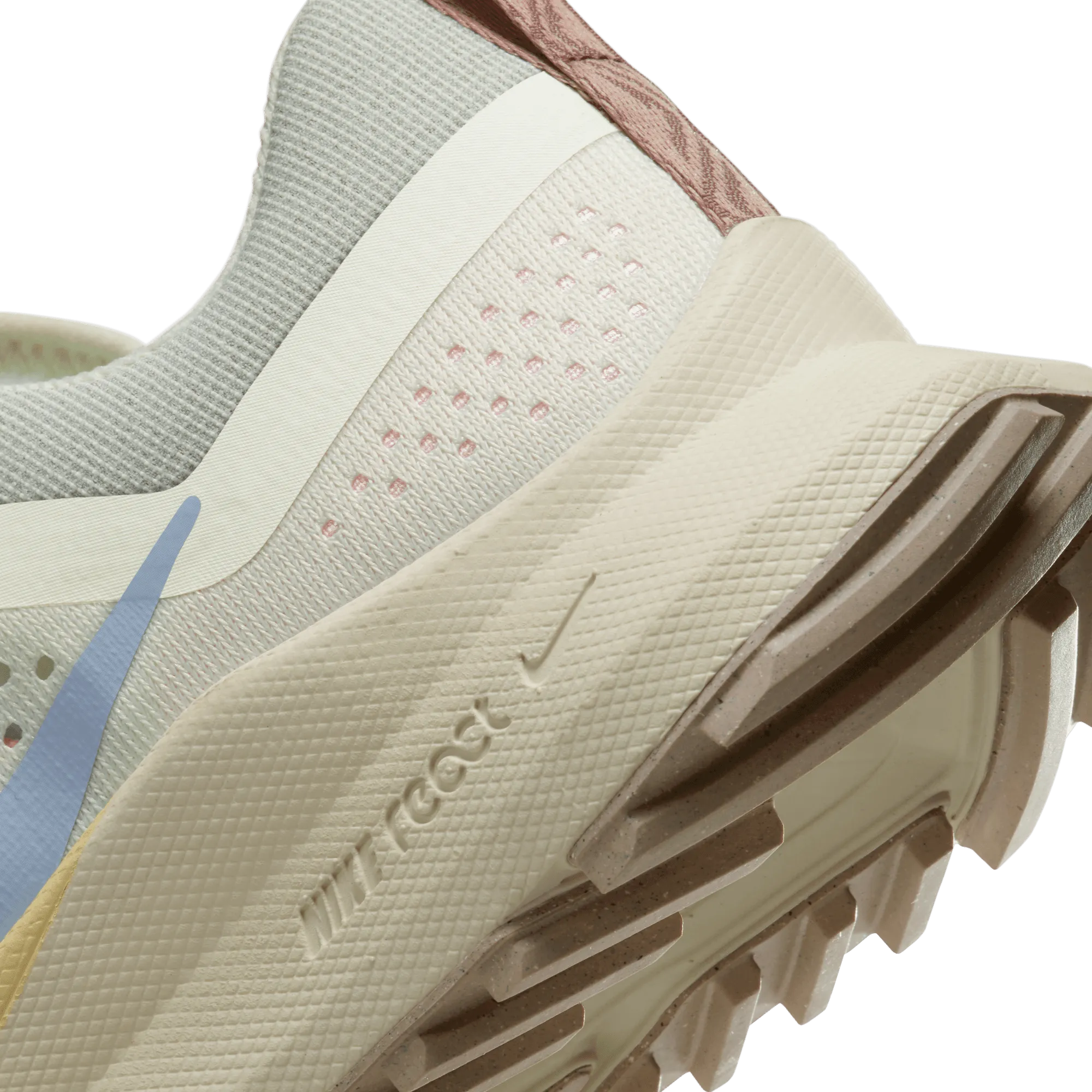 Women’s React Pegasus Trail 4 (140 - Sail/Blue Whisper-Phantom-Diffused Taupe)